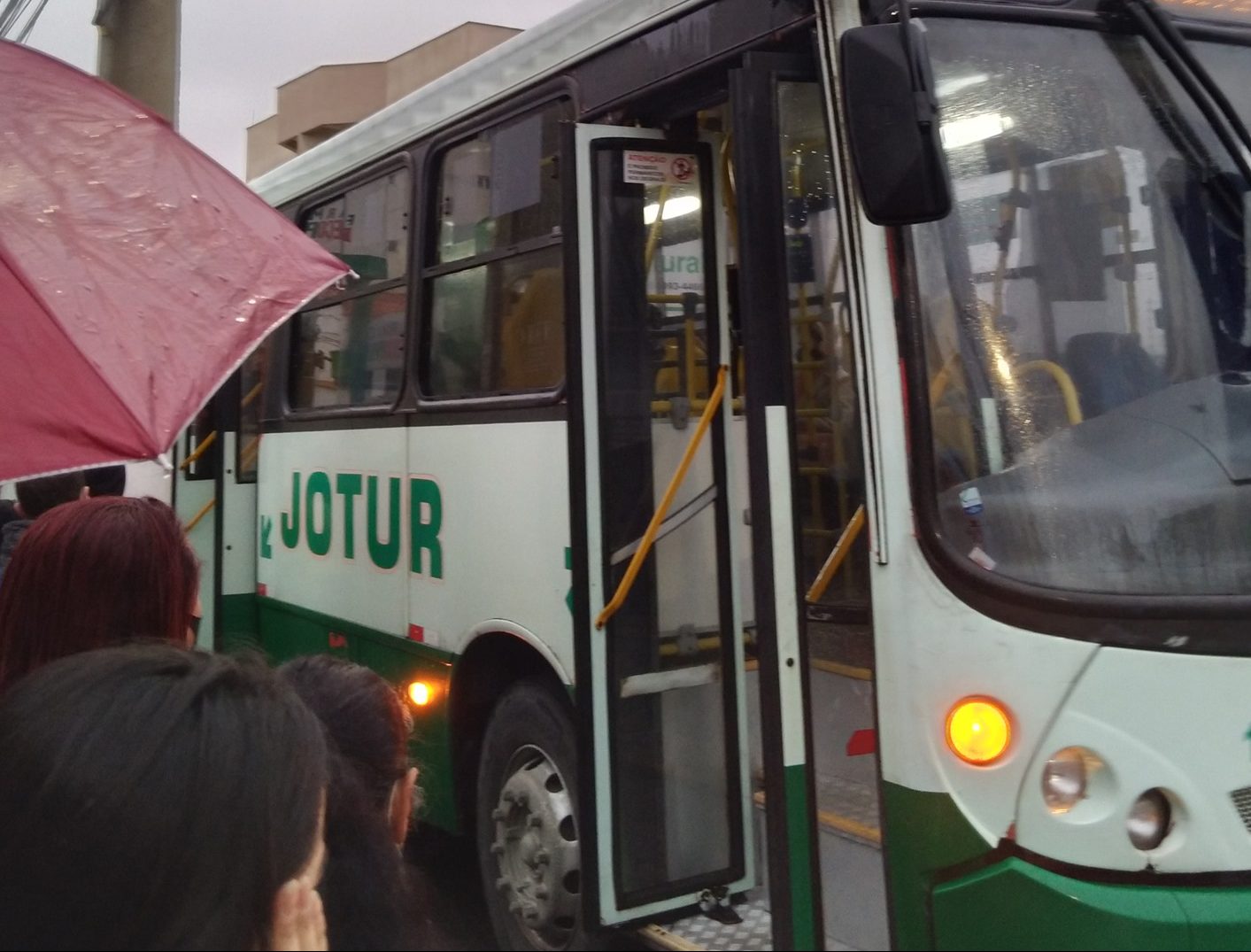 Ap S Suspender Servi Os Jotur Opera Quase Das Linhas Nesta Sexta