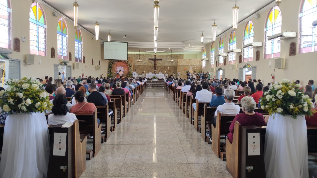 Celebração do dia de Nossa Senhora Aparecida reúne fiéis em Blumenau