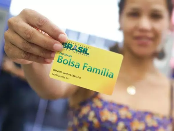 Cartão do Bolsa Família | Foto: Rafael Lampert Zart / Agência Brasil