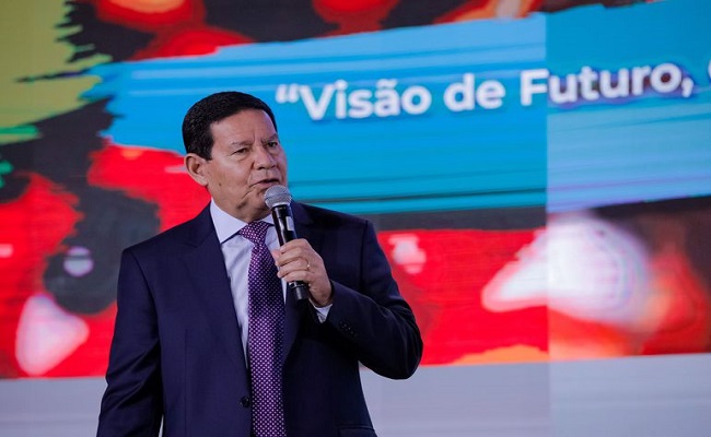 Mourão, sobre ser vice de Bolsonaro em 2022: ‘Estou trabalhando para isso’