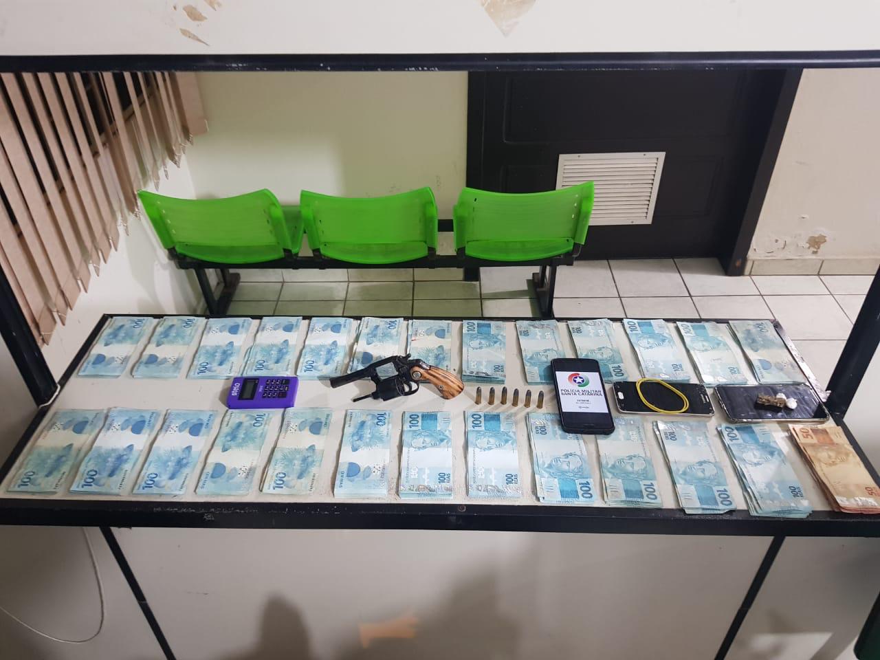 Empresário é assaltado depois de sacar R$ 45 mil em banco de Blumenau