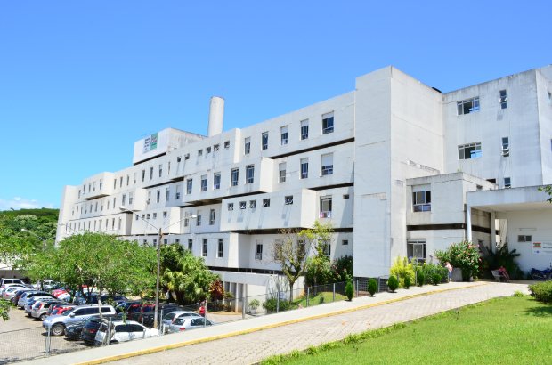 Primeira neurocirurgia com paciente acordado é feita no Hospital Regional de São José