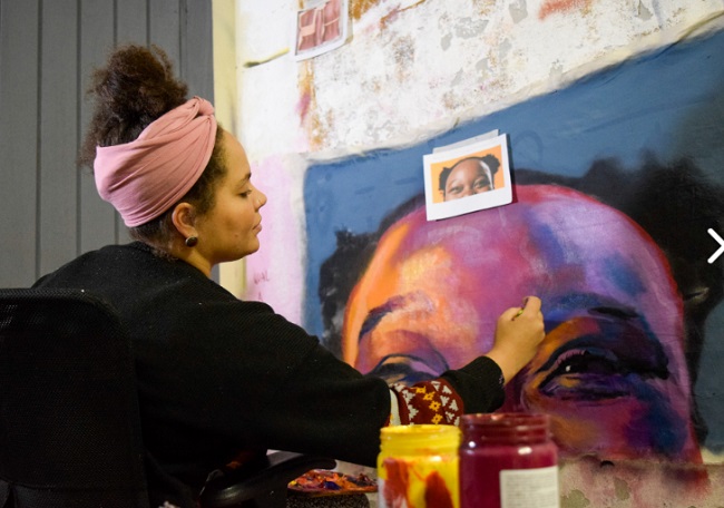 Exposição “Gestos” leva arte para as ruas de Florianópolis