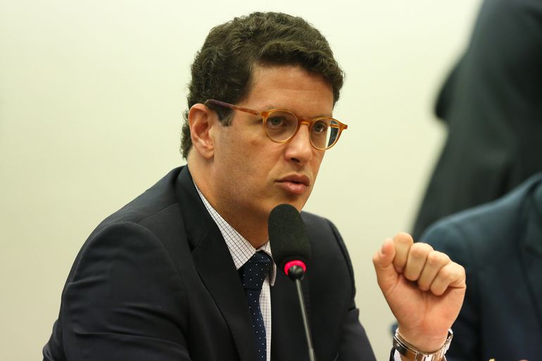Ricardo Salles cria grupo para discutir fusão entre ICMBio e Ibama