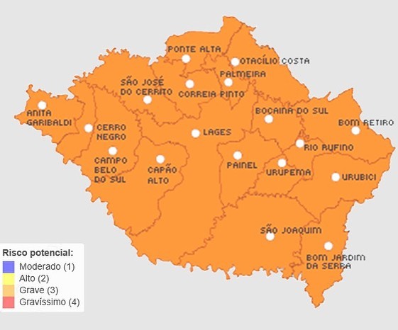 Mapa dos municípios da Amures, todos em nível de risco potencial grave.