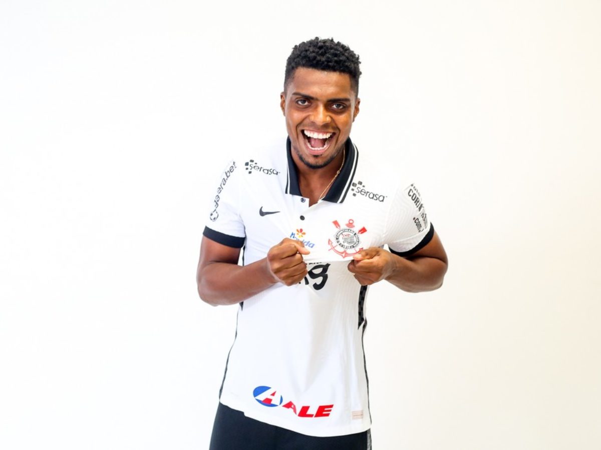 Corinthians acerta o empréstimo de Danilo Avelar ao América-MG