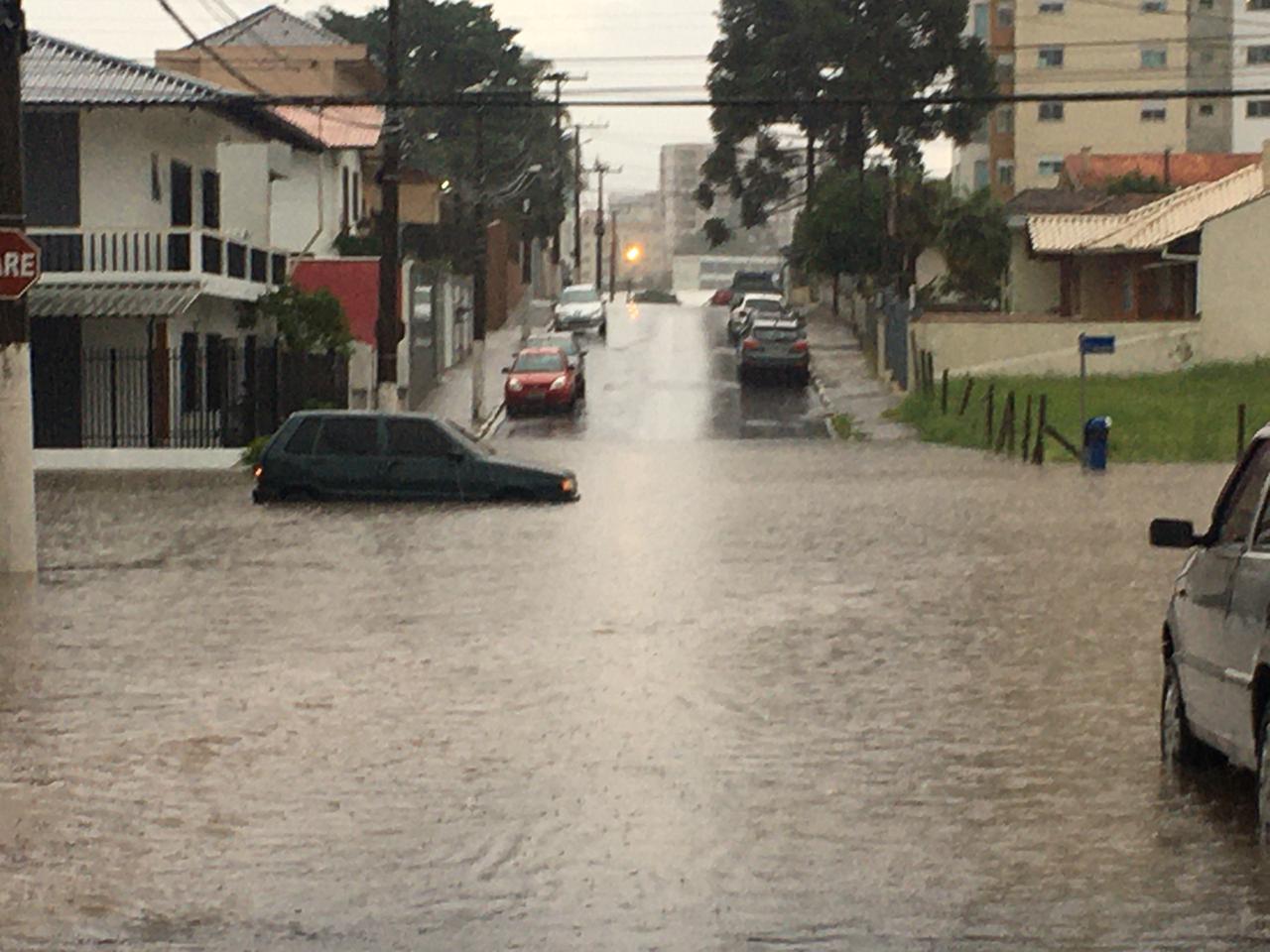 Temporal causa alagamentos em Colniza