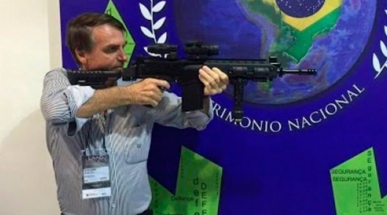 Na lista de projetos de lei prioritários para o governo está o PL do Porte de Armas (3723/19). Foto: Redes Sociais / Reprodução.