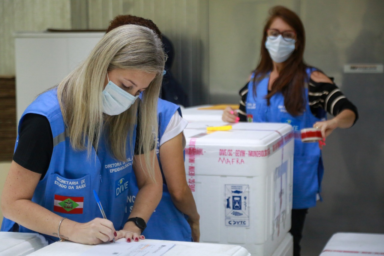 Santa Catarina recebe lote com 21,6 mil vacinas Coronavac. Foto: Secom / Reprodução.