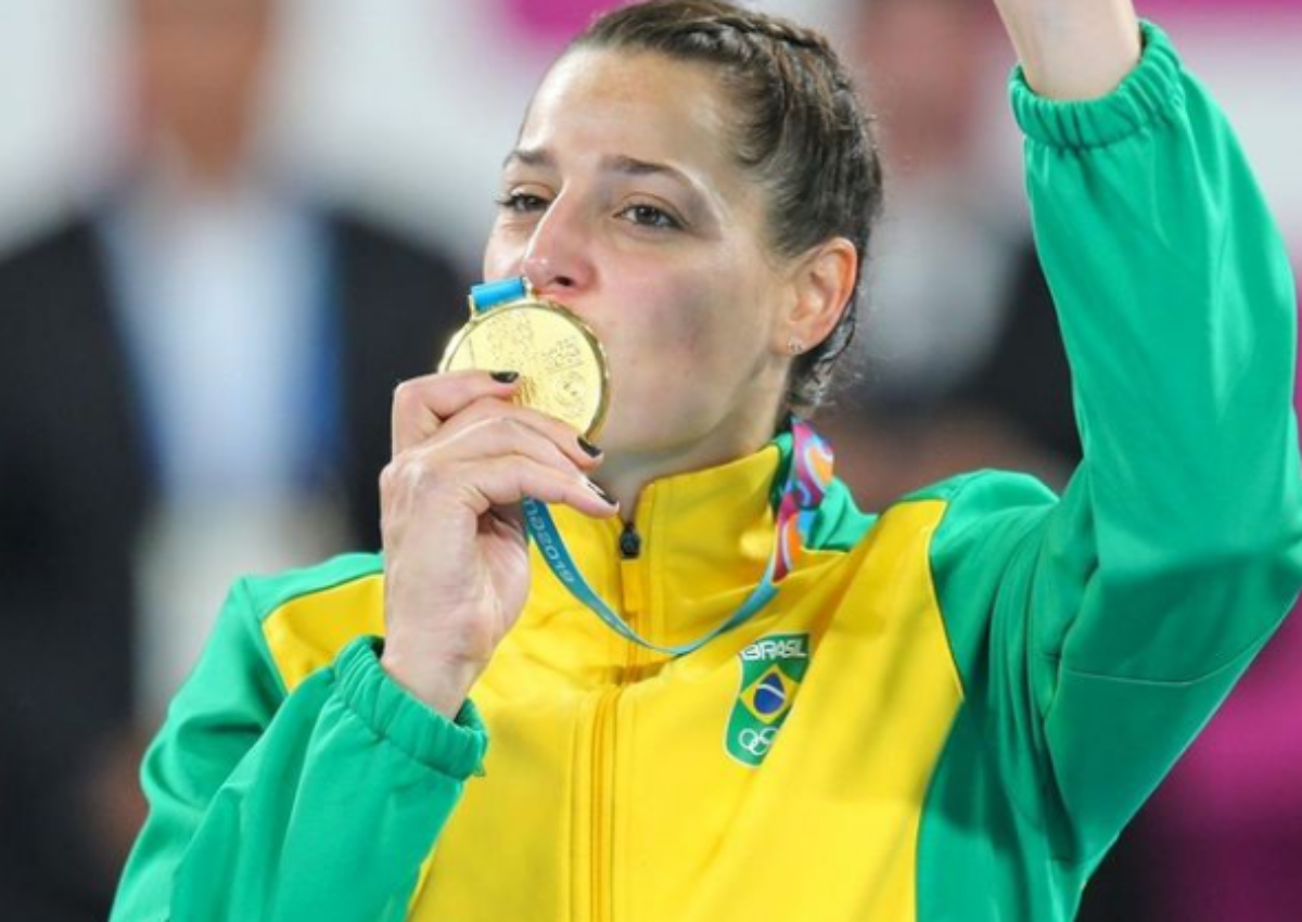 Duda Amorim é escolhida a melhor jogadora de handebol da década