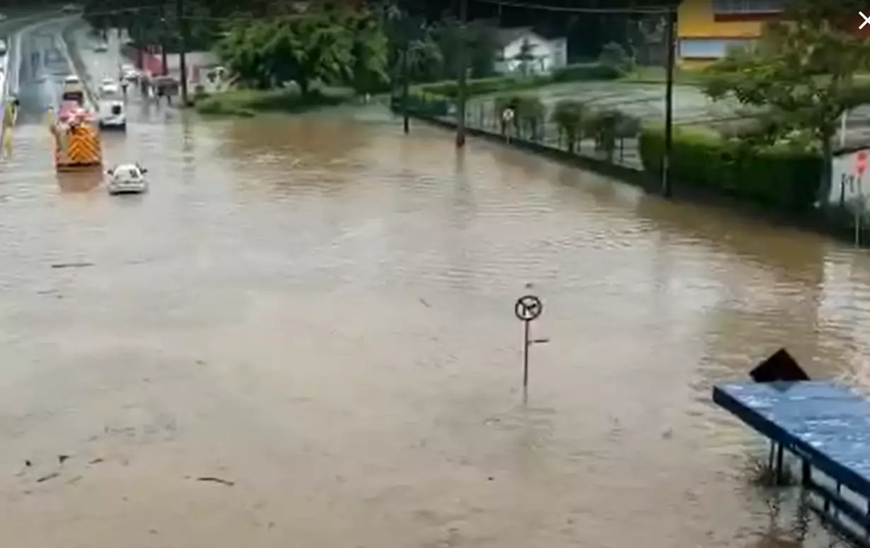 Chuva causou alagamentos em Florianópolis. Foto: Guarda Municipal de Florianópolis / Reprodução.