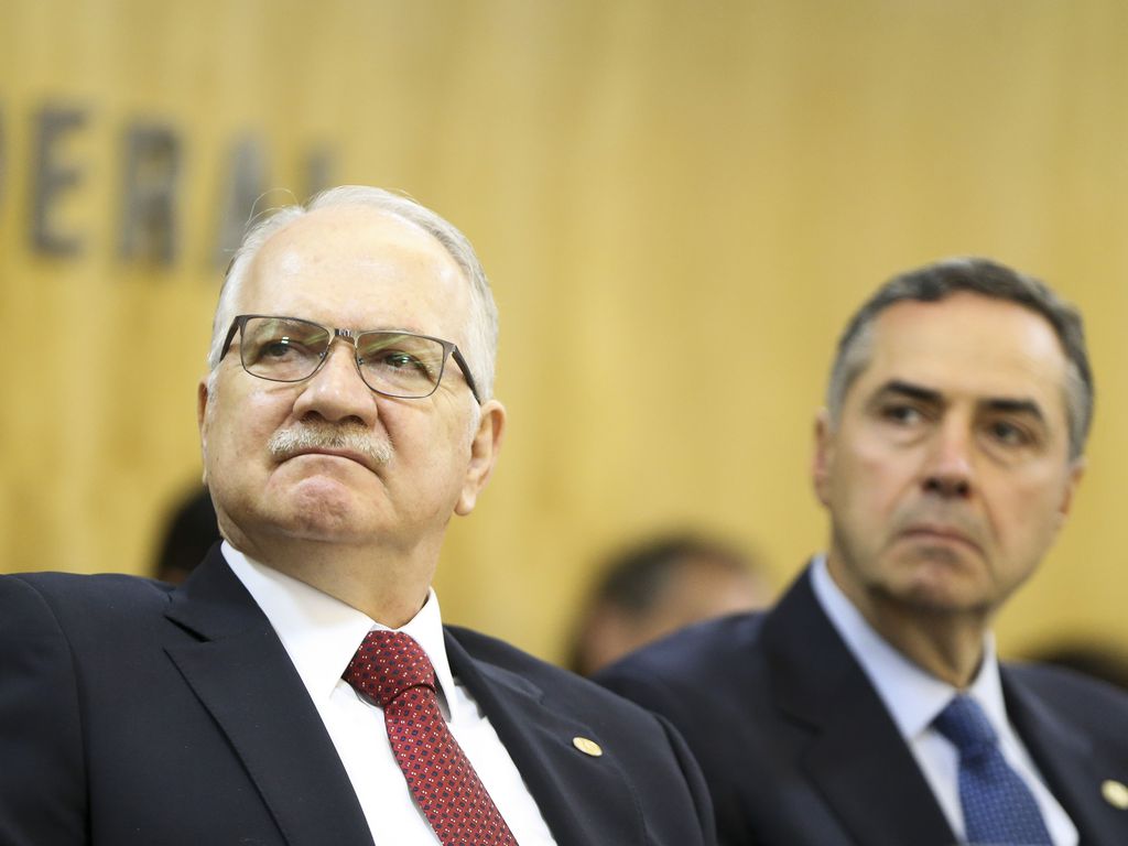 Os ministros do Supremo Tribunal Federal, Edson Fachin e Roberto Barroso. Foto: Marcelo Camargo/Agência Brasil.