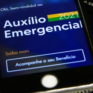 Mais de 177 mil famílias são notificadas para devolver valores do Auxílio Emergencial - Foto: Marcello Casal Jr./Agência Brasil 
