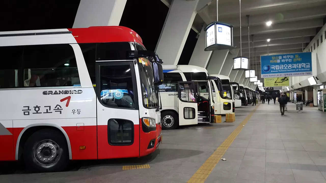 Covid-19: Estudio apunta a mayor riesgo de contaminación en terminales de  autobuses