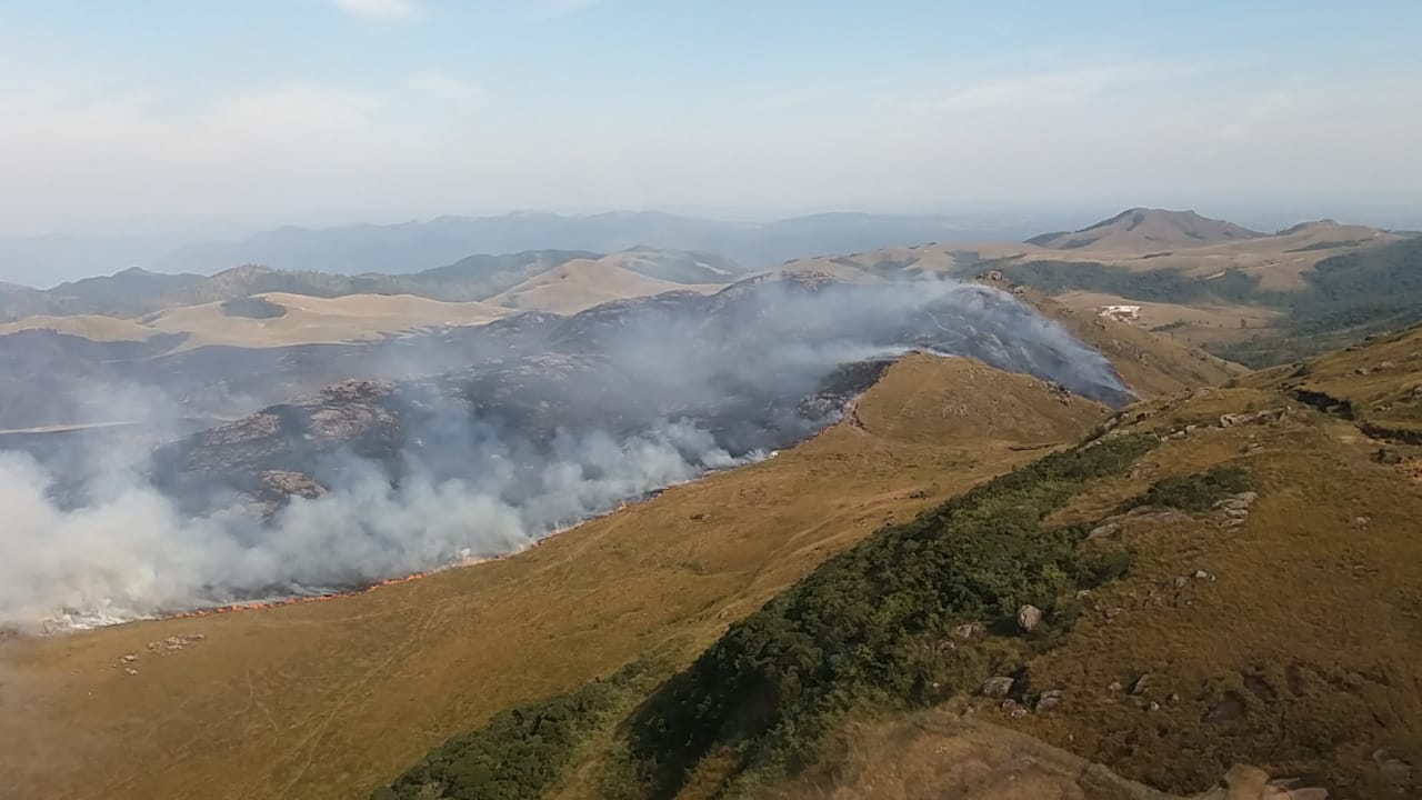 Incêndio atinge ponto turístico no Norte de SC