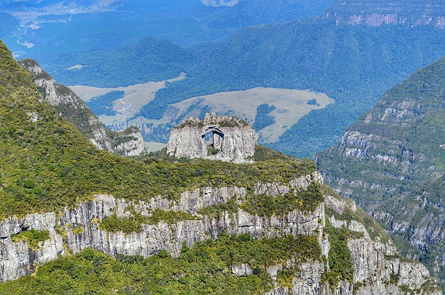 Pedra Furada, Urubici. Foto: Pixabay | Banco de Imagens