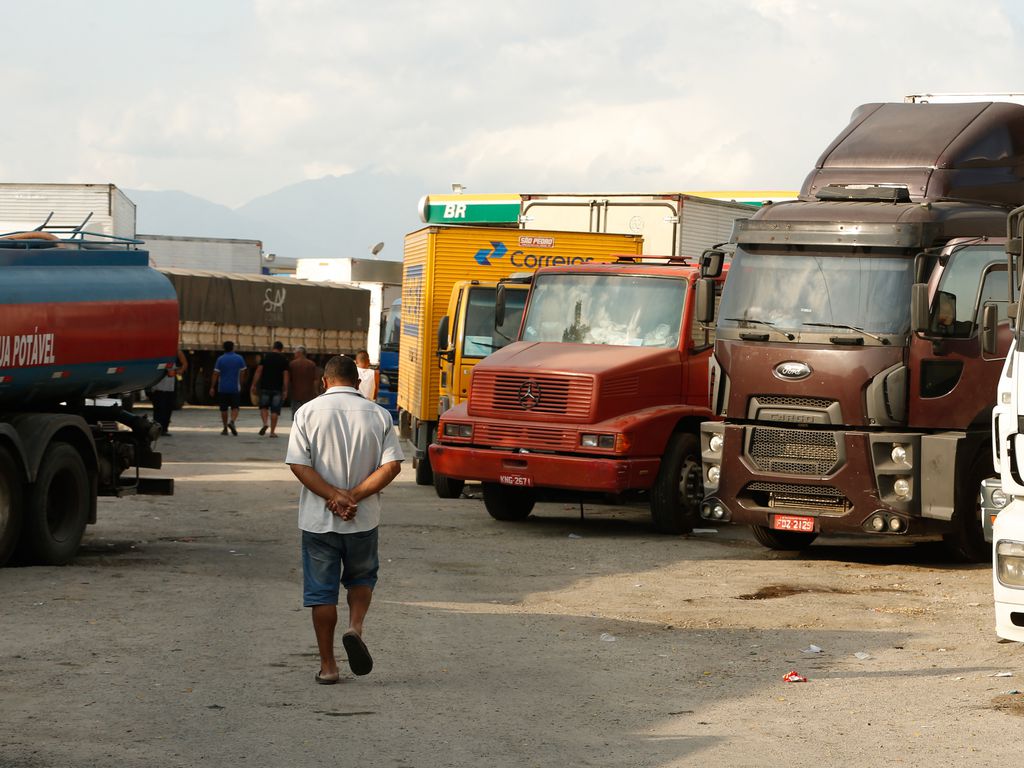 Caminhoneiros ameaçam nova paralisação: “O país vai parar novamente”