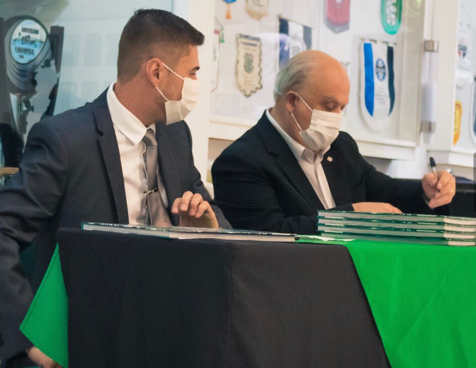 A história preservada Figueirense lança livro que retrata o centenário do alvinegro (4)