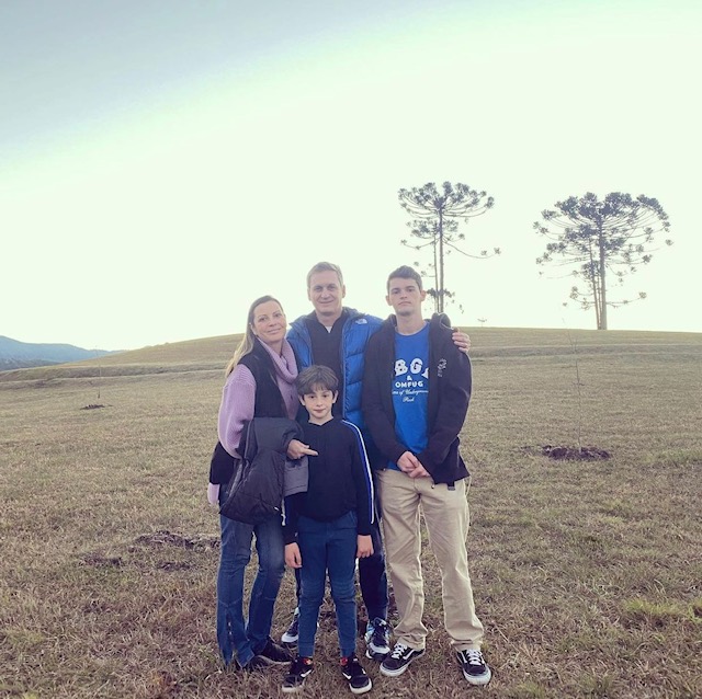 Thales Guzzatti e sua bela família, em tour pela serra catarinense.