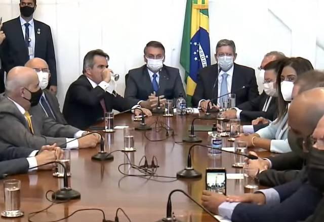 O novo Bolsa Família deve ser rebatizado de Auxílio Brasil | reprodução YouTube/CD

