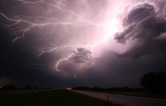 Defesa Civil alerta para temporais e chuva intensa para este domingo; veja previsão