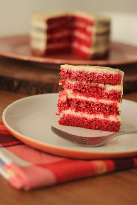 Bolo red velvet: veja receita com recheio simples no aniversário do Como  Fazer