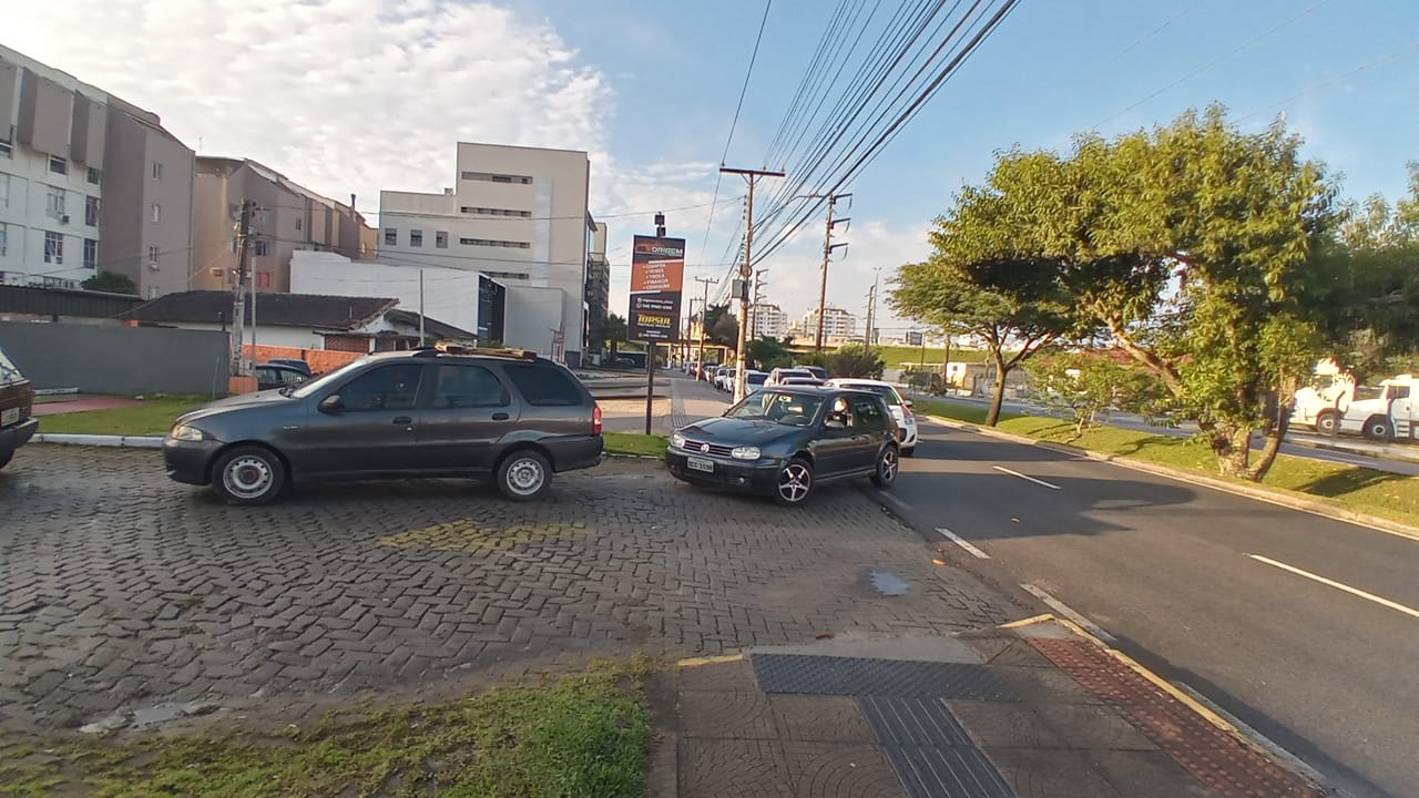 Postos de gasolina na Grande Florianópolis amanhecem com filas 