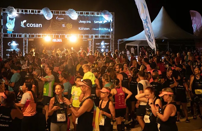 Foto do evento de 2020. Imagem: Costão do Santinho Night Run / Divulgação