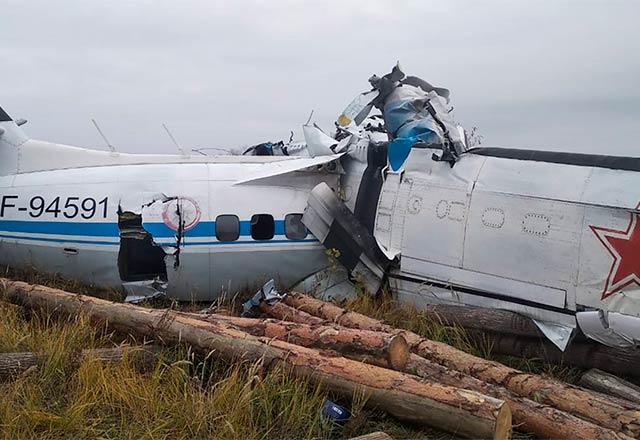 Avião caiu às 9h23 do horário local. Foto: Russia Emergencies Ministry | TASS | Reprodução SBT News

