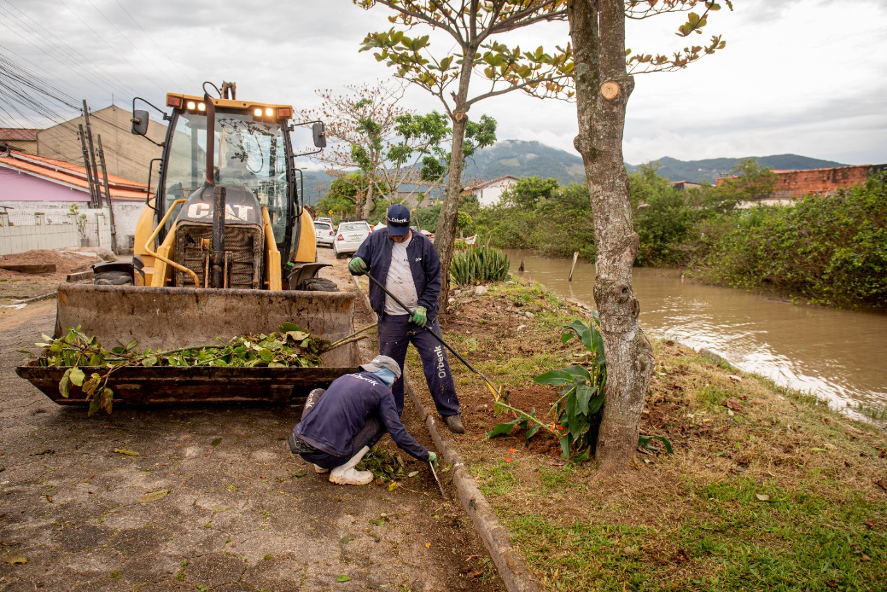 Margens do rio já passam por limpeza e preparação para início dos trabalhos. Foto: Fernando Mendes | Divulgação