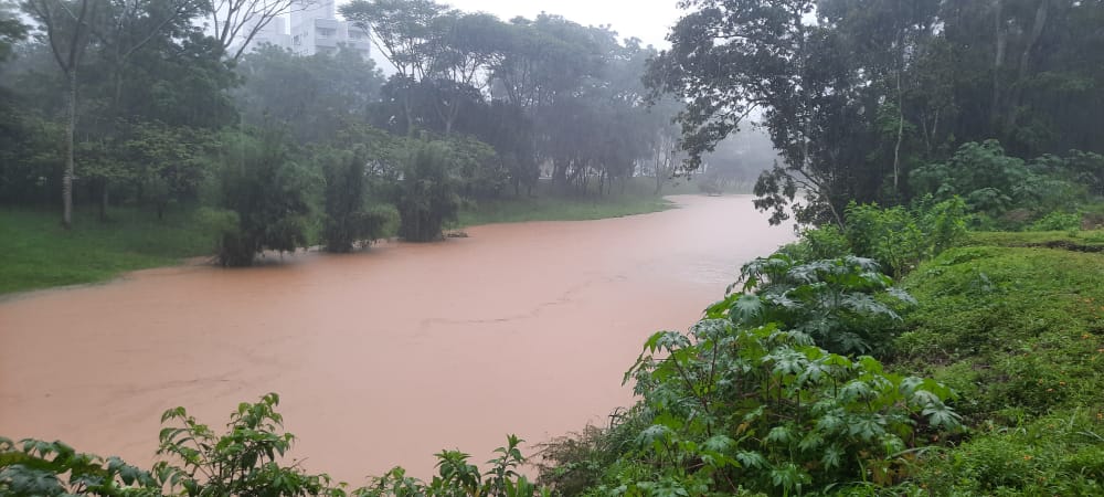Chuva forte em Santo Amaro da Imperatriz faz rio transbordar e deixa  população em alerta - NSC Total