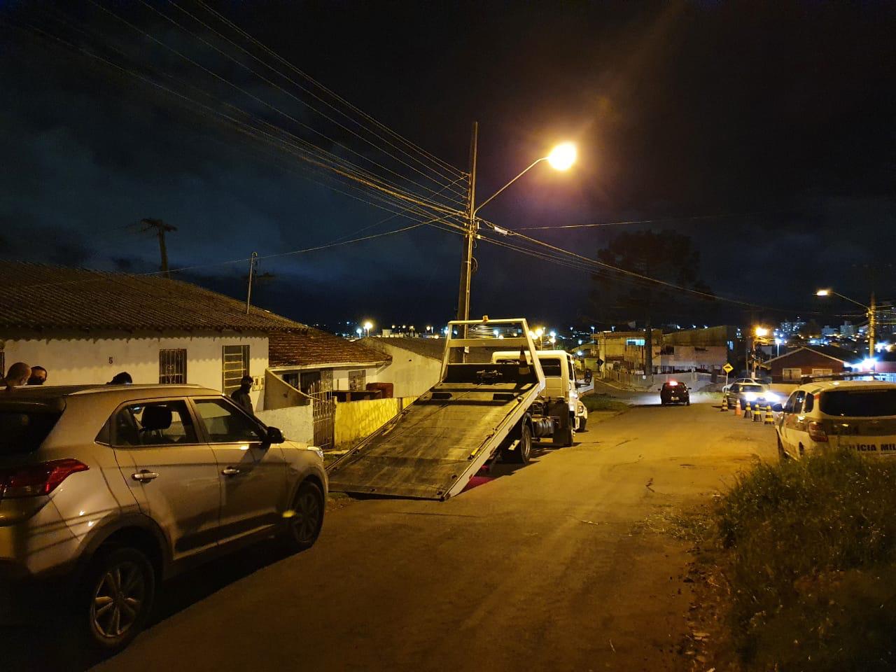 PM faz operação no Morro Grande, em Lages, nesta noite de sexta-feira