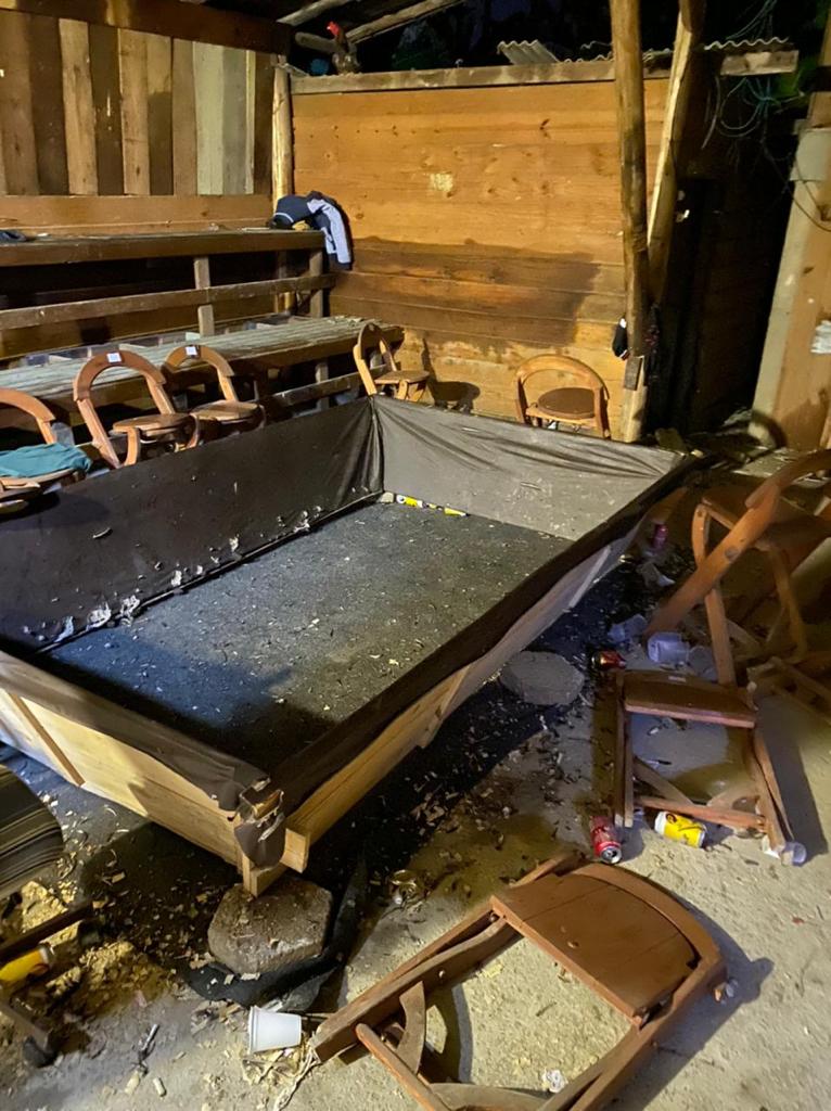 Polícia Militar descobre rinha de galo em bar de Itajaí