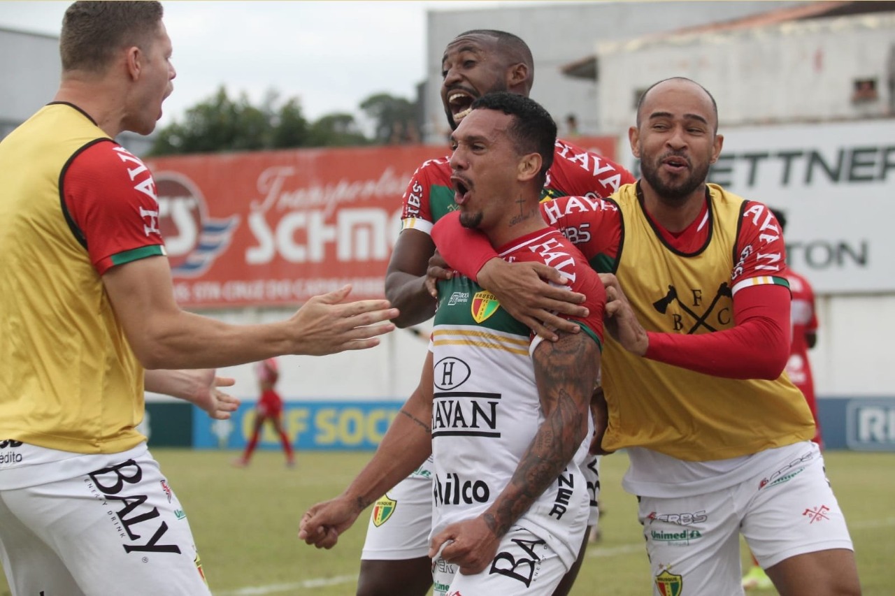 Goleiro Ruan Carneiro deixa o Brusque FC, Esporte