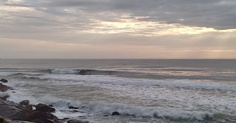 Foto: Praia da Caldeira – 06h00 
