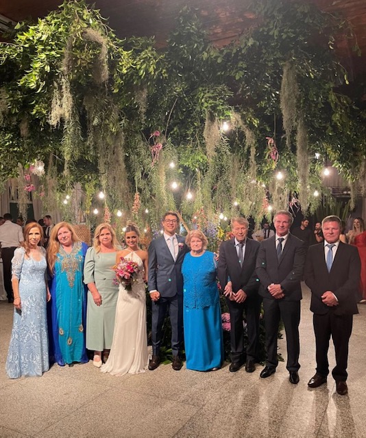 Família de Zefiro Giassi e Ana Maria, reunida no casamento do neto Renan Giassi Zanette e Amábile Calegari.