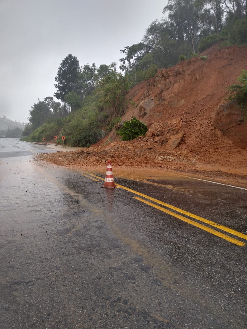 Guaramirim queda de barreira (2)