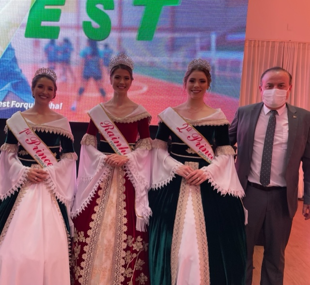 Rainha e Princesas da Heimatfest no lançamento do programa milionário Invest Forquilhinha do prefeito Neguinho.