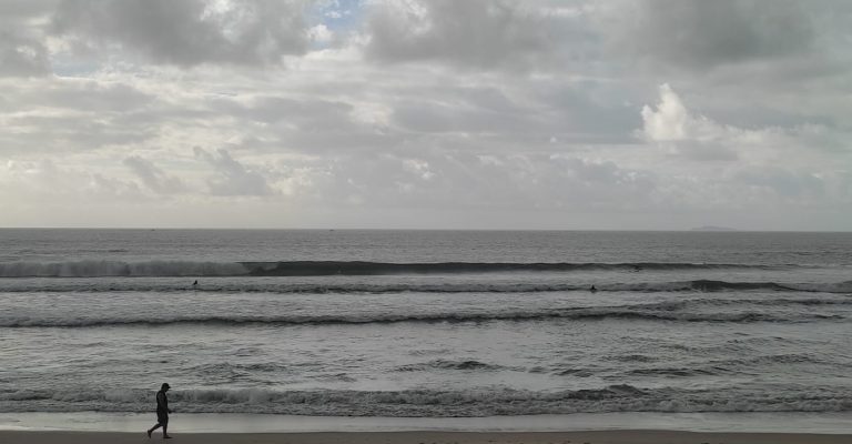 Foto: Praia do Campeche – 06h30 | Surf Floripa
