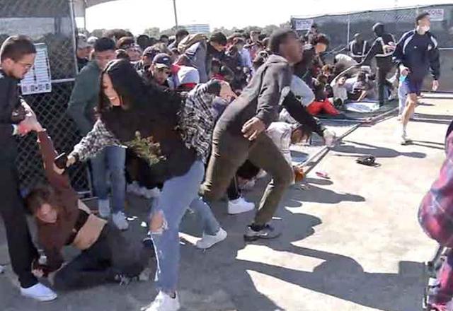 Oito pessoas morreram pisoteadas no show | Foto: Divulgação | Via SBT News

