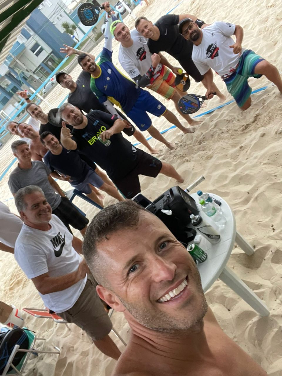 Tatá Faria organiza neste domingo, seu tradicional Torneio de Beach Tennis, na Arena particular do Rincão. Foto Arquivo Pessoal 