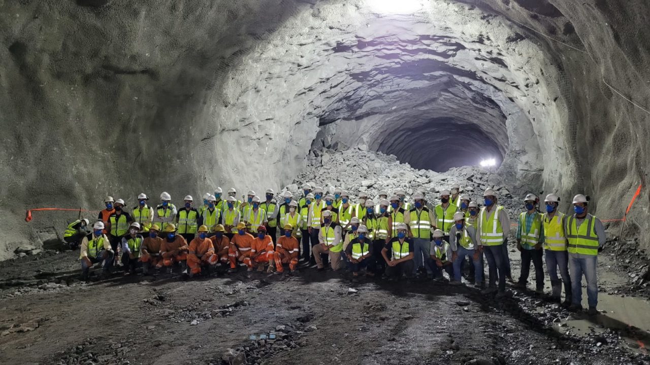 Empresa realiza explosão para abertura de Túnel 4 do Contorno Viário de Florianópolis