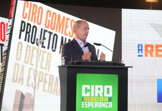 Ciro Gomes testa positivo para Covid-19 e suspende pré-campanha
