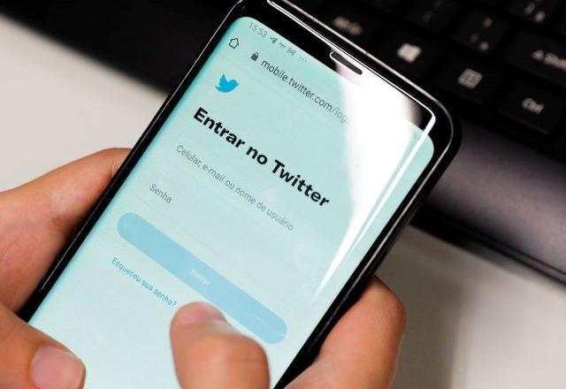 Twitter habilita função para denunciar notícias falsas | Agência Brasil

