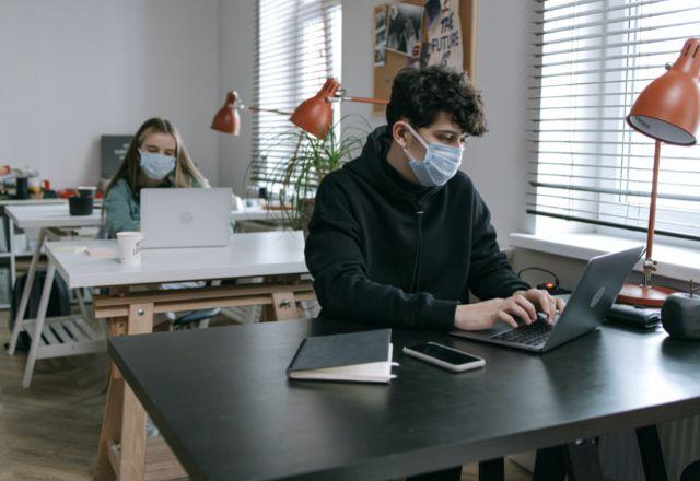 Ventilação dos locais de trabalho e áreas comuns deve sempre ser monitorada | Pexels