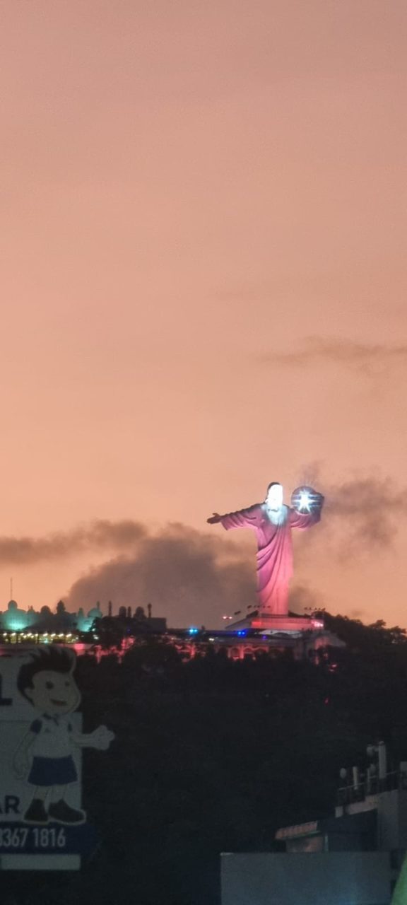 Incêndio de grandes proporções atinge loja em Balneário Camboriú