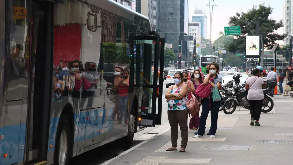 Transporte Urbano: Senado aprueba proyecto que financia pasajes para  personas mayores