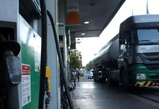 Aumento do preço do diesel pode provocar reajuste nas tarifas de transporte público | Marcello Casal JR/Agência Brasil

