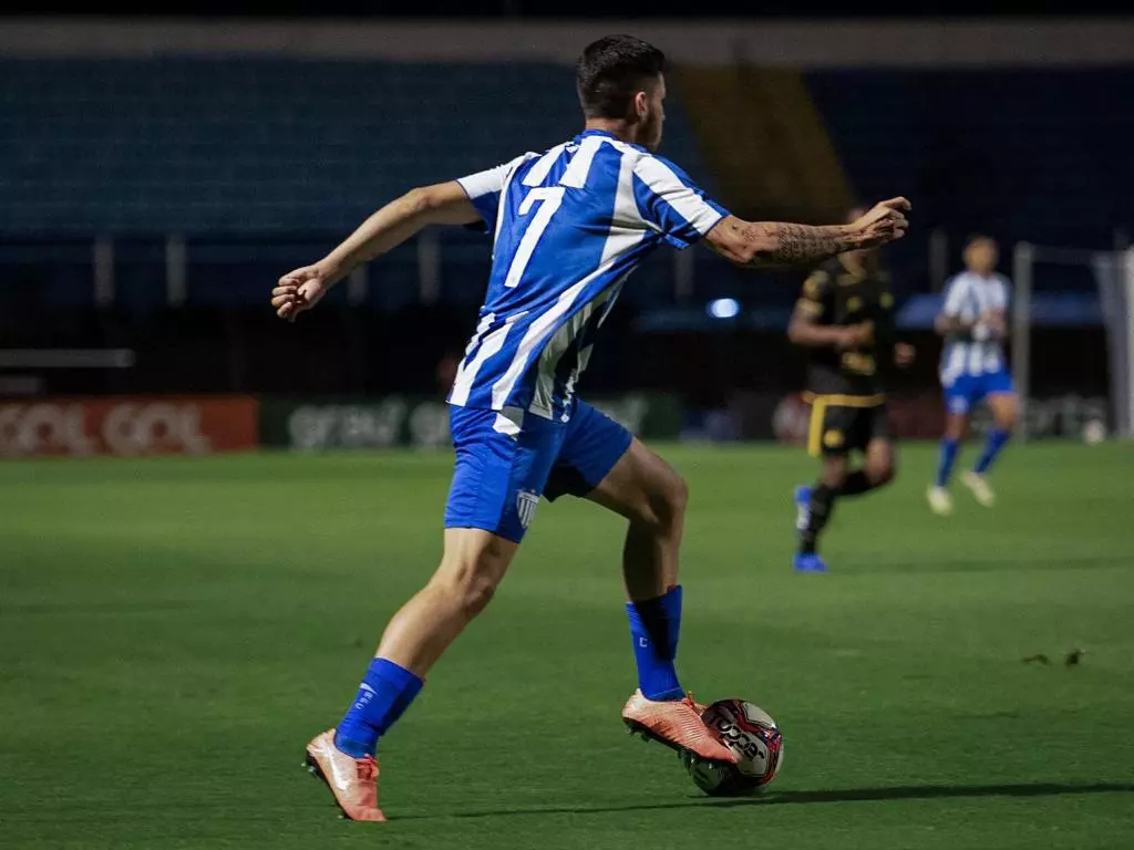 Thiago Magno na época que defendeu o Avaí Foto: Avaí/Divulgação