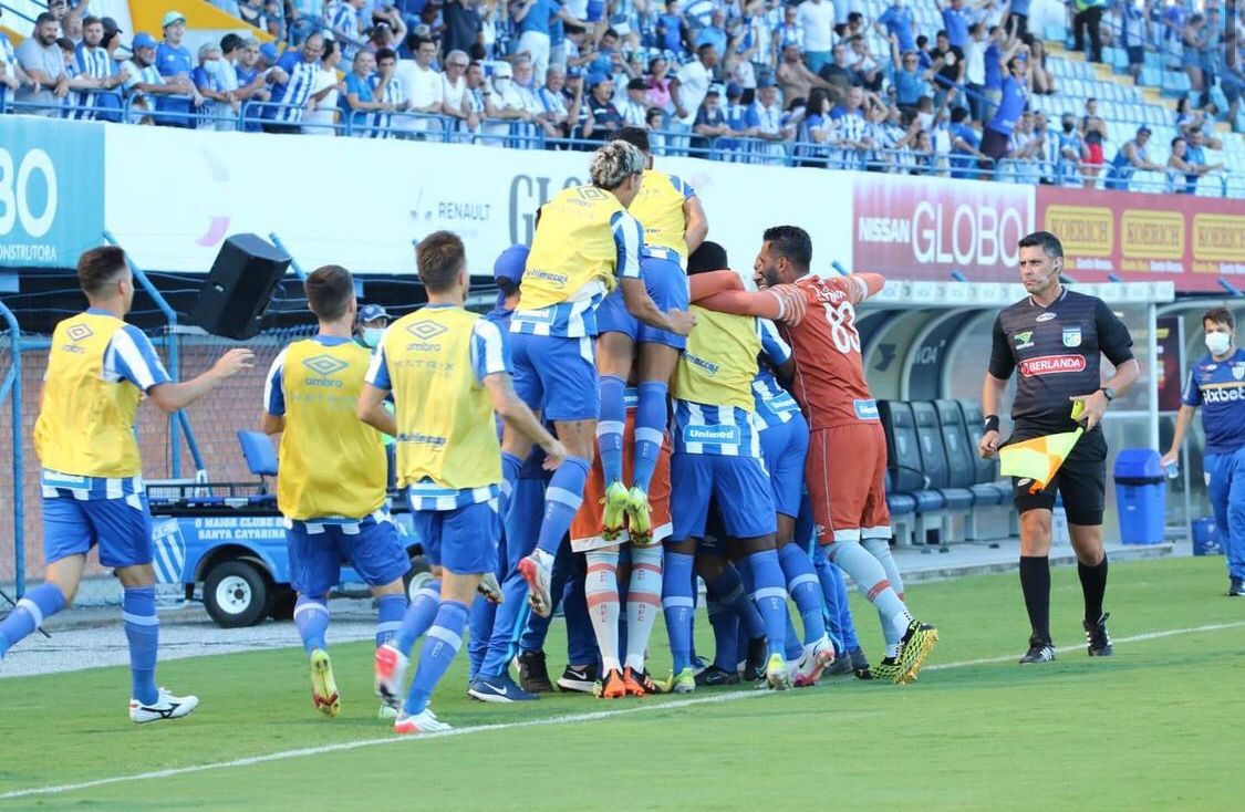 Grupo do Avaí comemorando a classificação para as quartas de final do Catarinense. Foto: Frederico Tadeu | Avaí FC